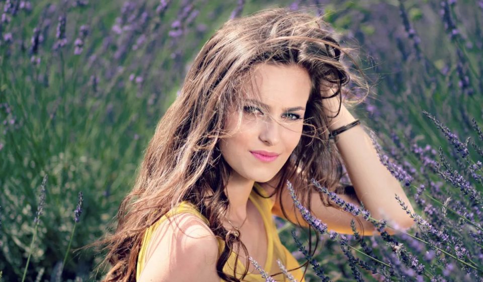girl_lavender_flowers_mov_beauty_nature-601444