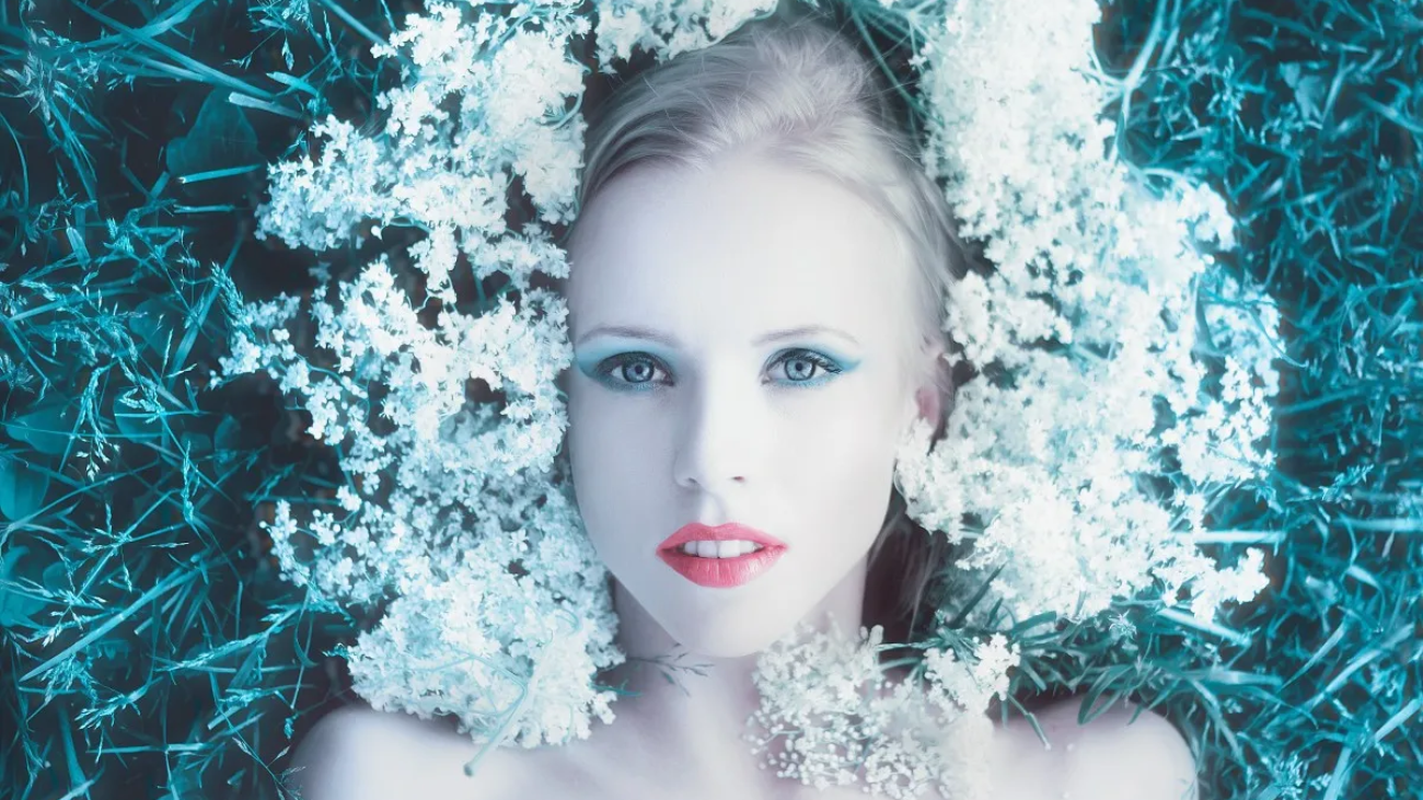 girl_with_flowers_photoshoot_hair_style_model_emotions_fashion_female-628722