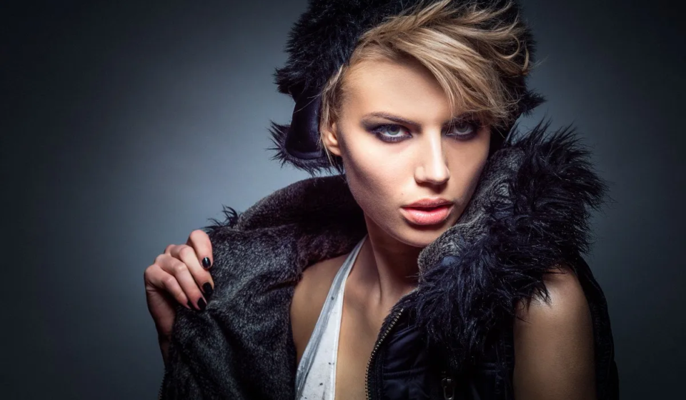 model_fashion_glamour_girl_female_portrait_studio_sensual-761299